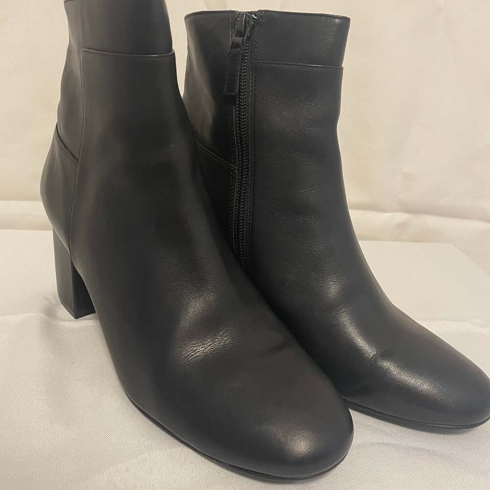 Cole Haan‎ Leather Black Ankle Booties Block Heel Side Zip Women's Size 10.5